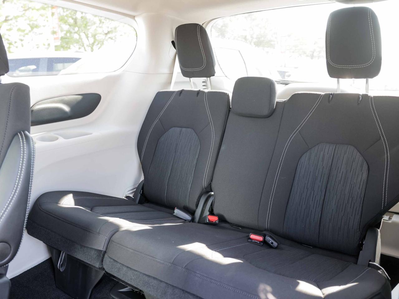 2024 Chrysler Grand Caravan SXT 2WD  Gps SiriusXM Photo