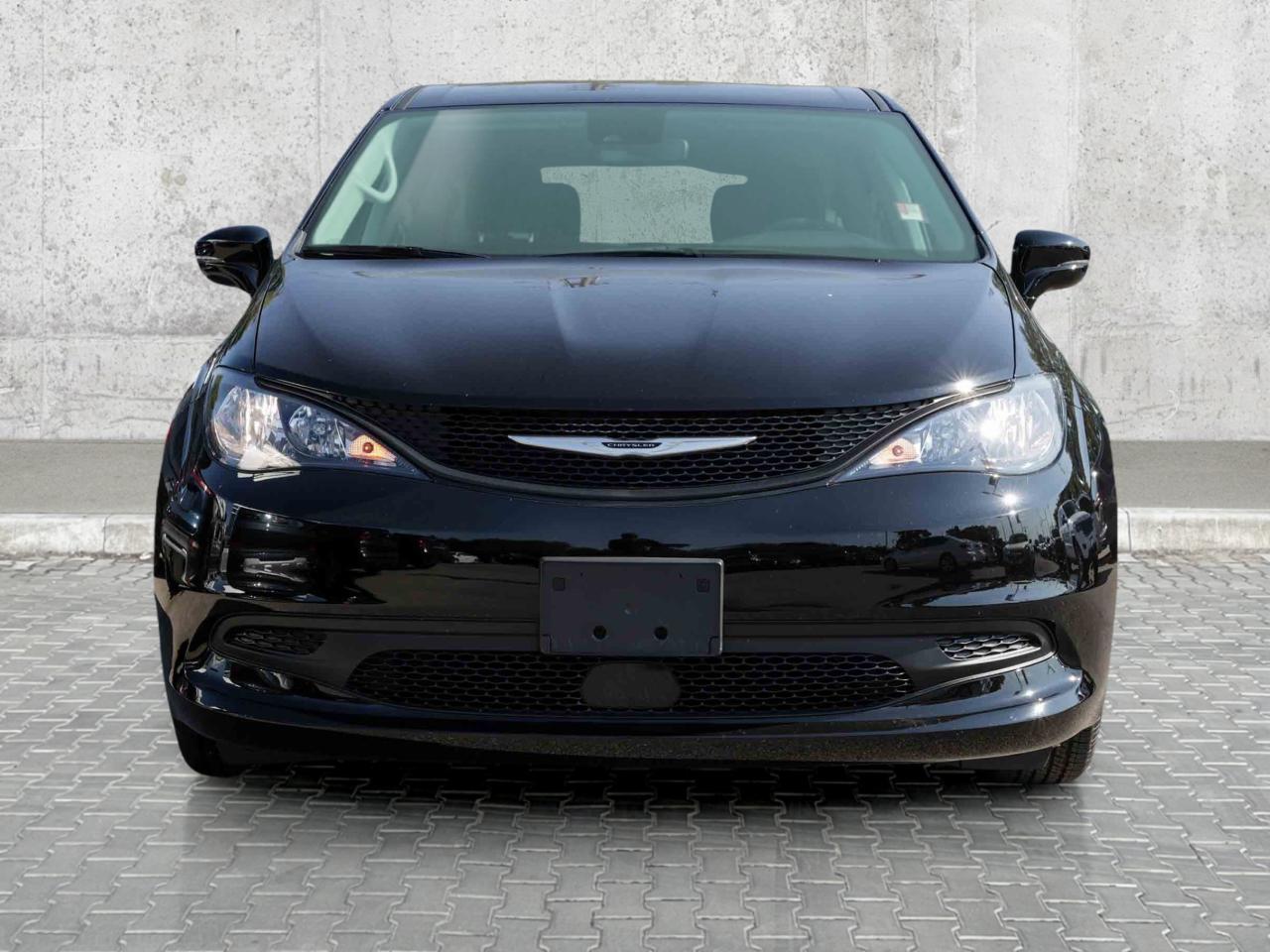 2024 Chrysler Grand Caravan SXT 2WD  Gps SiriusXM Photo