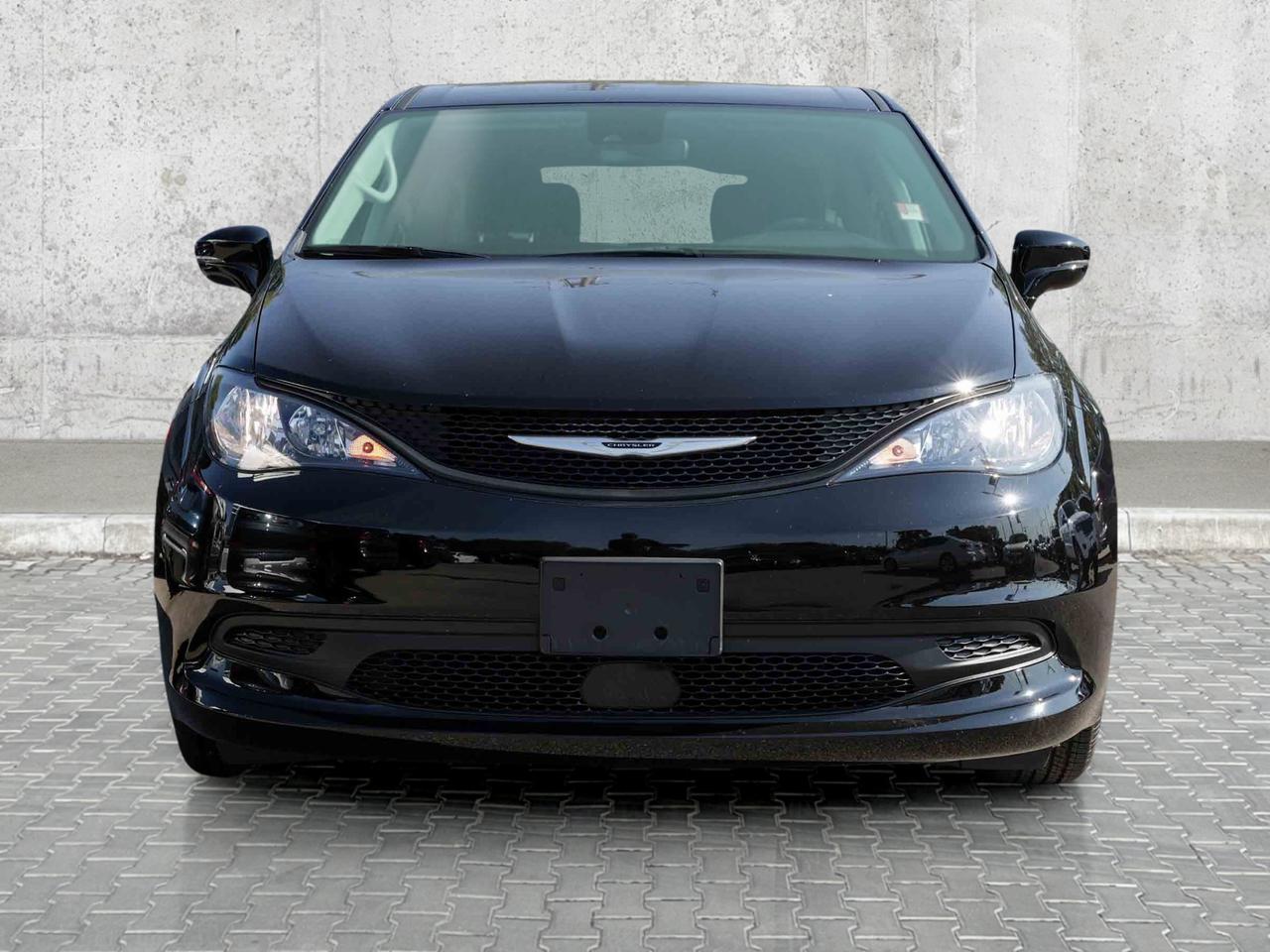 2024 Chrysler Grand Caravan SXT 2WD  Gps SiriusXM Photo