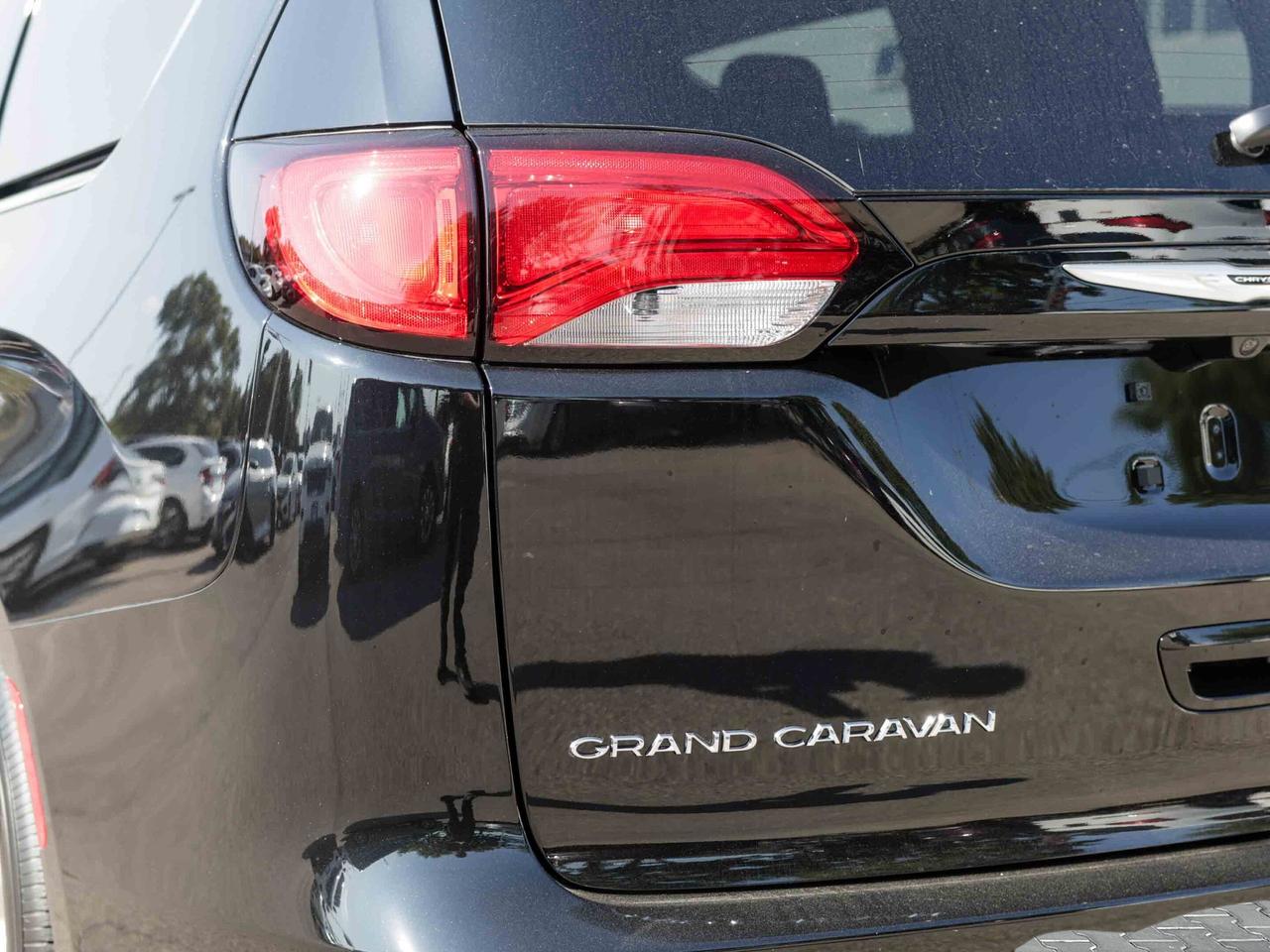 2024 Chrysler Grand Caravan SXT 2WD  Gps SiriusXM Photo