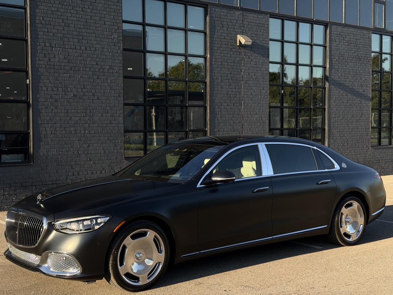 2022 Mercedes-Benz S-Class Maybach S 580 4MATIC Sedan Photo2