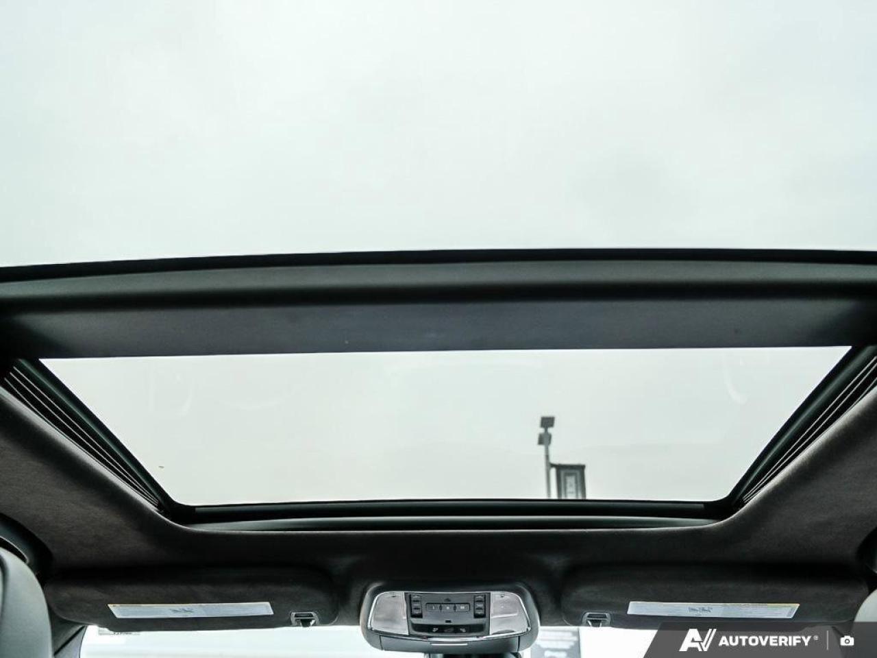 2014 Jeep Grand Cherokee SummitSUMMIT, ECODIESEL, 4X4, NAV, SUNROOF, LOADED Photo