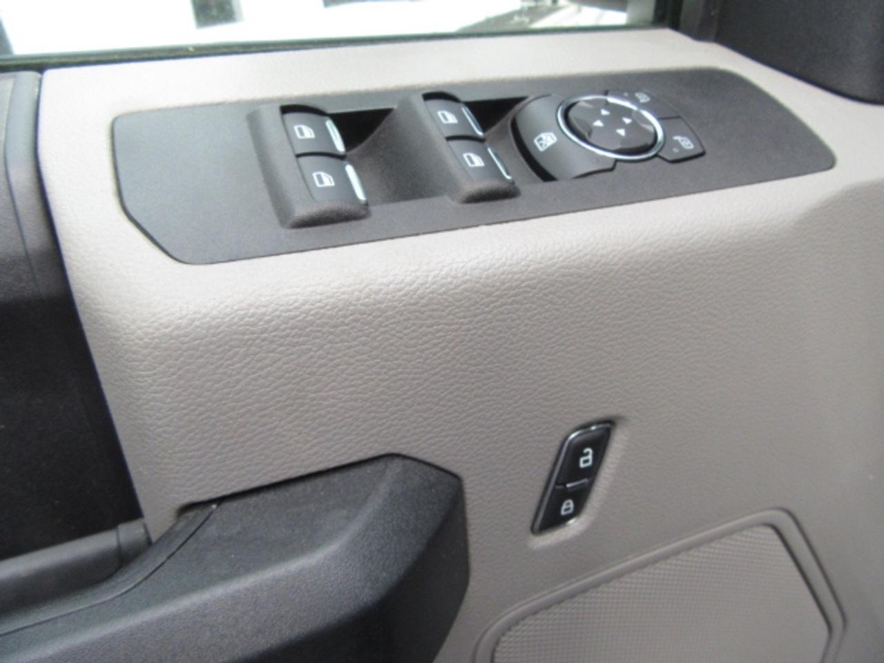 2020 Ford Super Duty F-550 DIESEL CREW 4X4 NEW SERVICE/UTILITY BODY & CRANE Photo