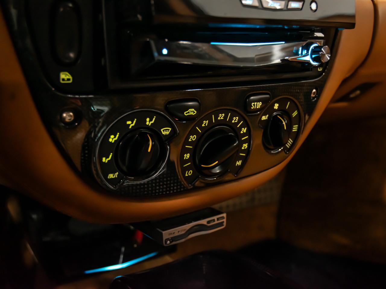 2000 Ferrari 360 Modena 360 MODENA AUTOMATIC PADDLE SHIFTERS Photo