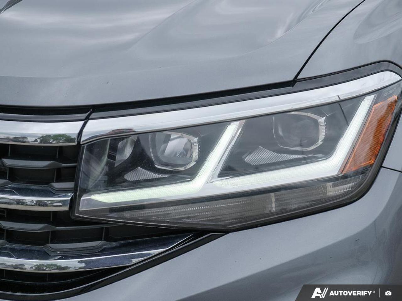 2021 Volkswagen Atlas ExeclineONE-OWNER, ACCIDENT-FREE, NAV, SUNROOF, HT Photo