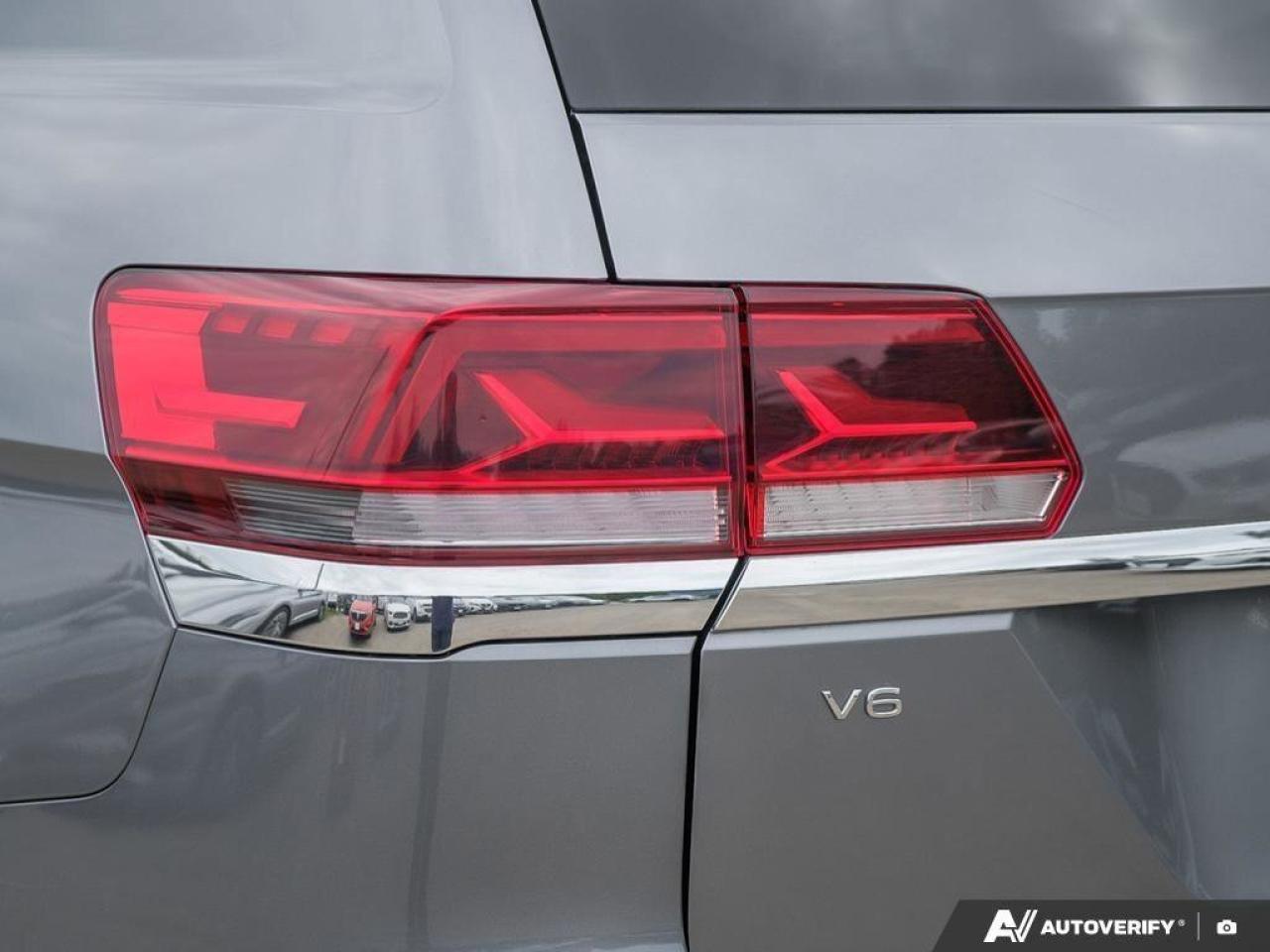 2021 Volkswagen Atlas ExeclineONE-OWNER, ACCIDENT-FREE, NAV, SUNROOF, HT Photo