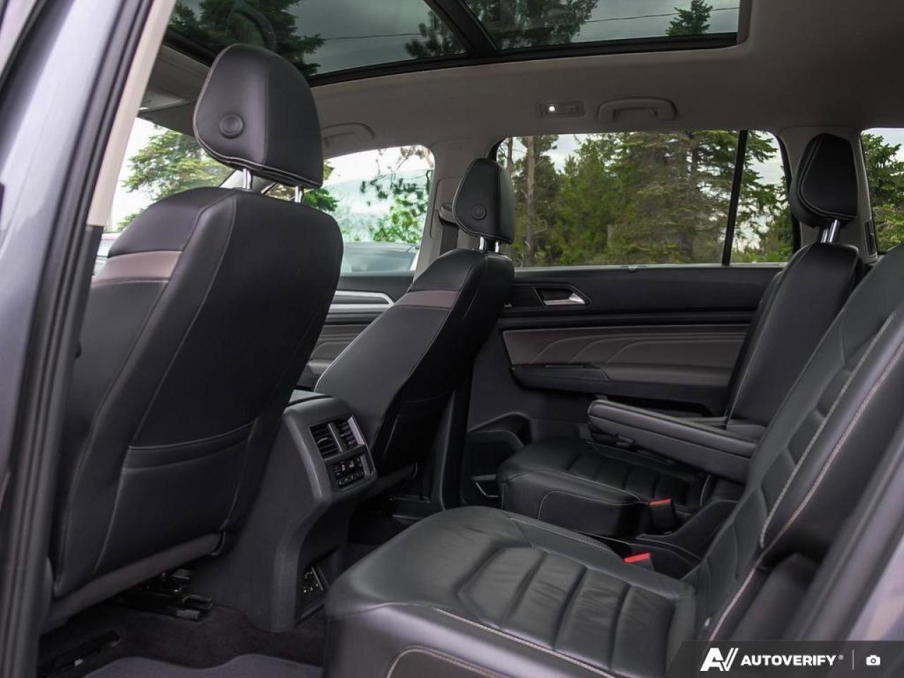 2021 Volkswagen Atlas ExeclineONE-OWNER, ACCIDENT-FREE, NAV, SUNROOF, HT Photo