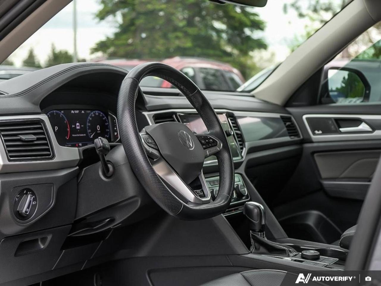2021 Volkswagen Atlas ExeclineONE-OWNER, ACCIDENT-FREE, NAV, SUNROOF, HT Photo