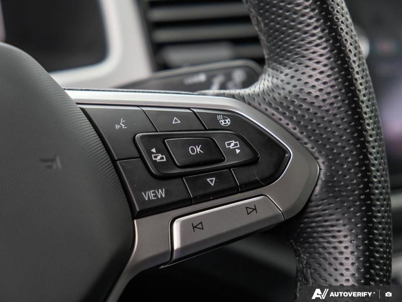 2021 Volkswagen Atlas ExeclineONE-OWNER, ACCIDENT-FREE, NAV, SUNROOF, HT Photo