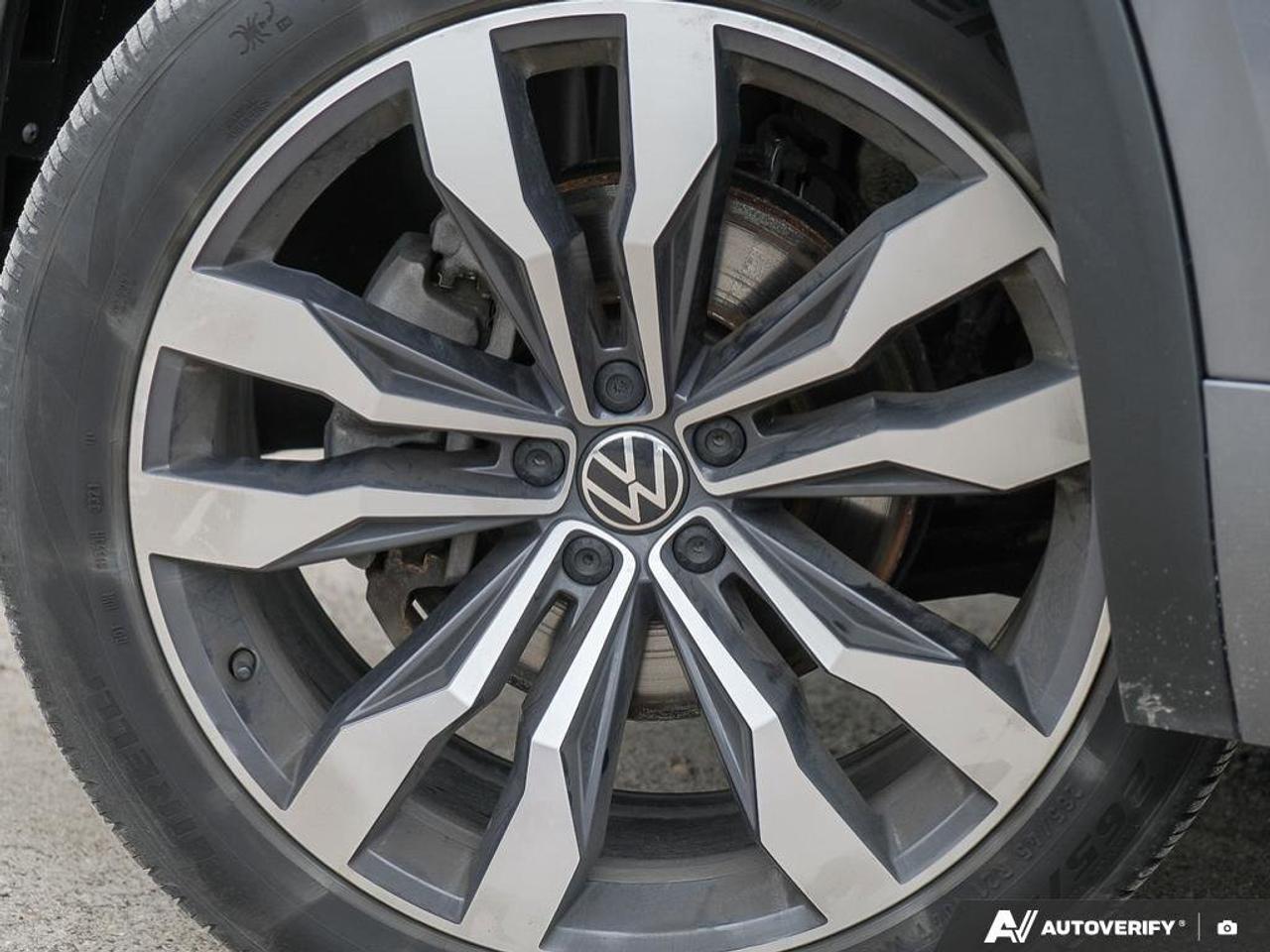 2021 Volkswagen Atlas ExeclineONE-OWNER, ACCIDENT-FREE, NAV, SUNROOF, HT Photo