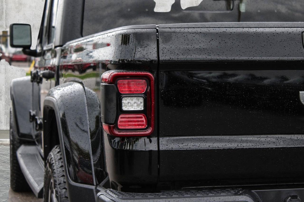 2021 Jeep Gladiator Overland 4x4  Gps SiriusXM HtdSeats BkpCam Photo