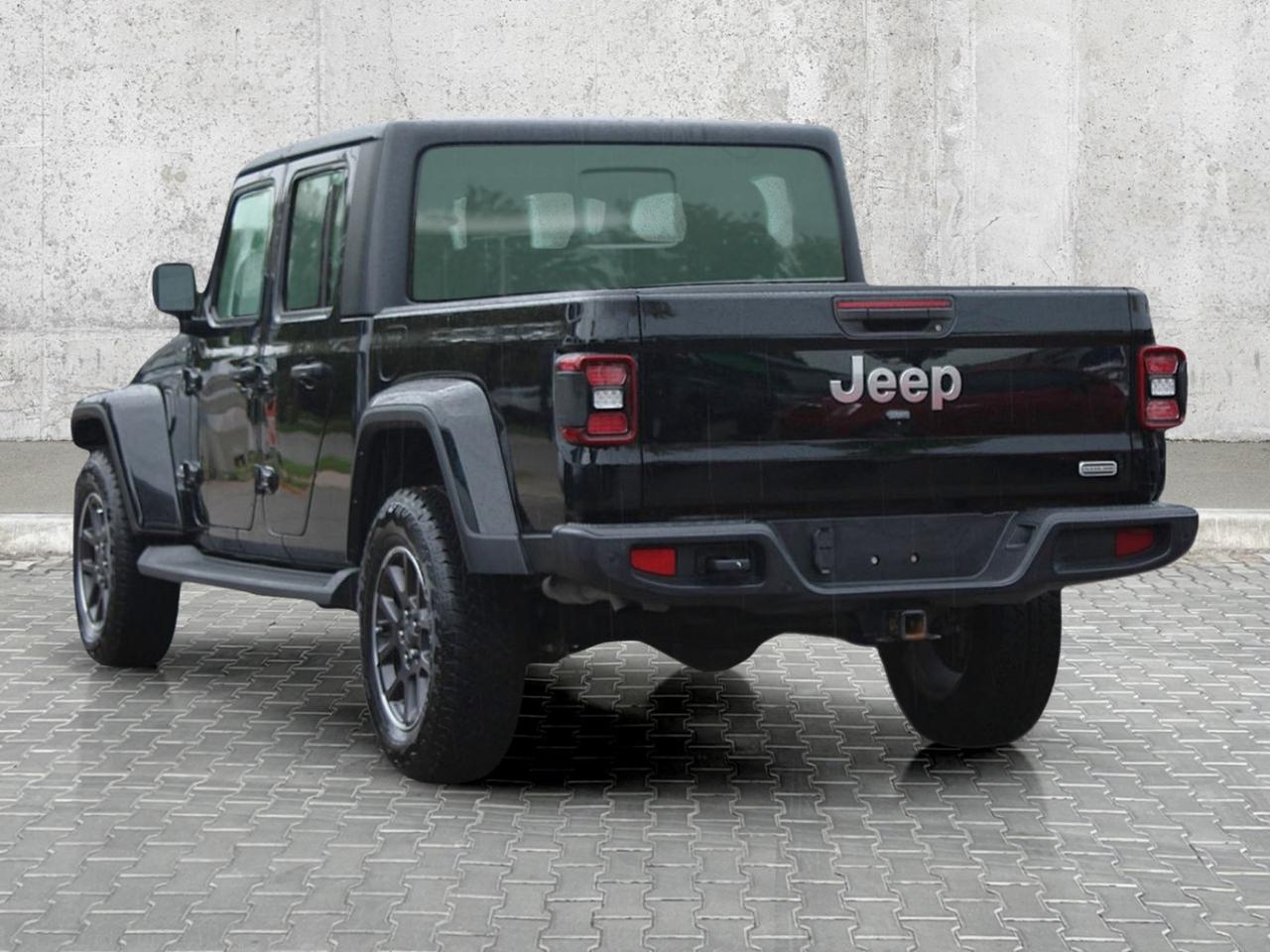 2021 Jeep Gladiator Overland 4x4  Gps SiriusXM HtdSeats BkpCam Photo