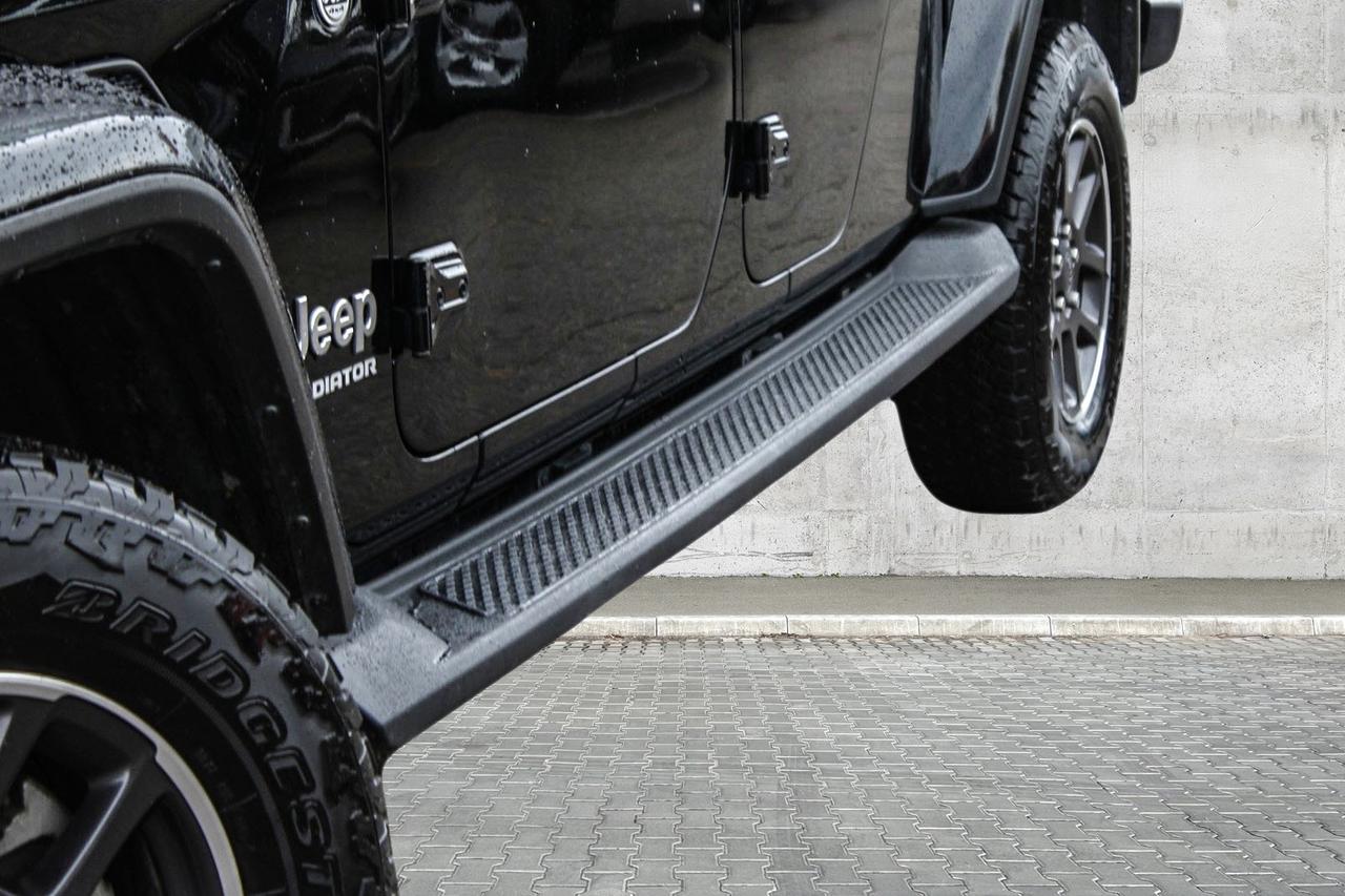 2021 Jeep Gladiator Overland 4x4  Gps SiriusXM HtdSeats BkpCam Photo