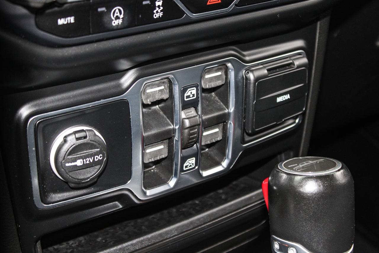 2021 Jeep Gladiator Overland 4x4  Gps SiriusXM HtdSeats BkpCam Photo