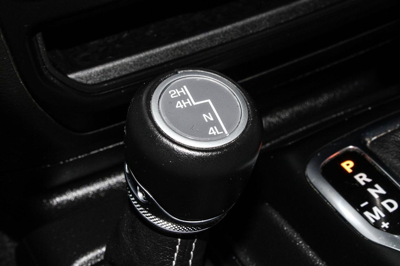 2021 Jeep Gladiator Overland 4x4  Gps SiriusXM HtdSeats BkpCam Photo