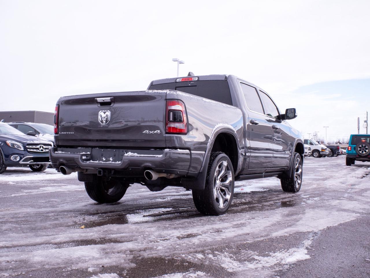 2020 RAM 1500 Limited - Wireless Charging Pad Photo