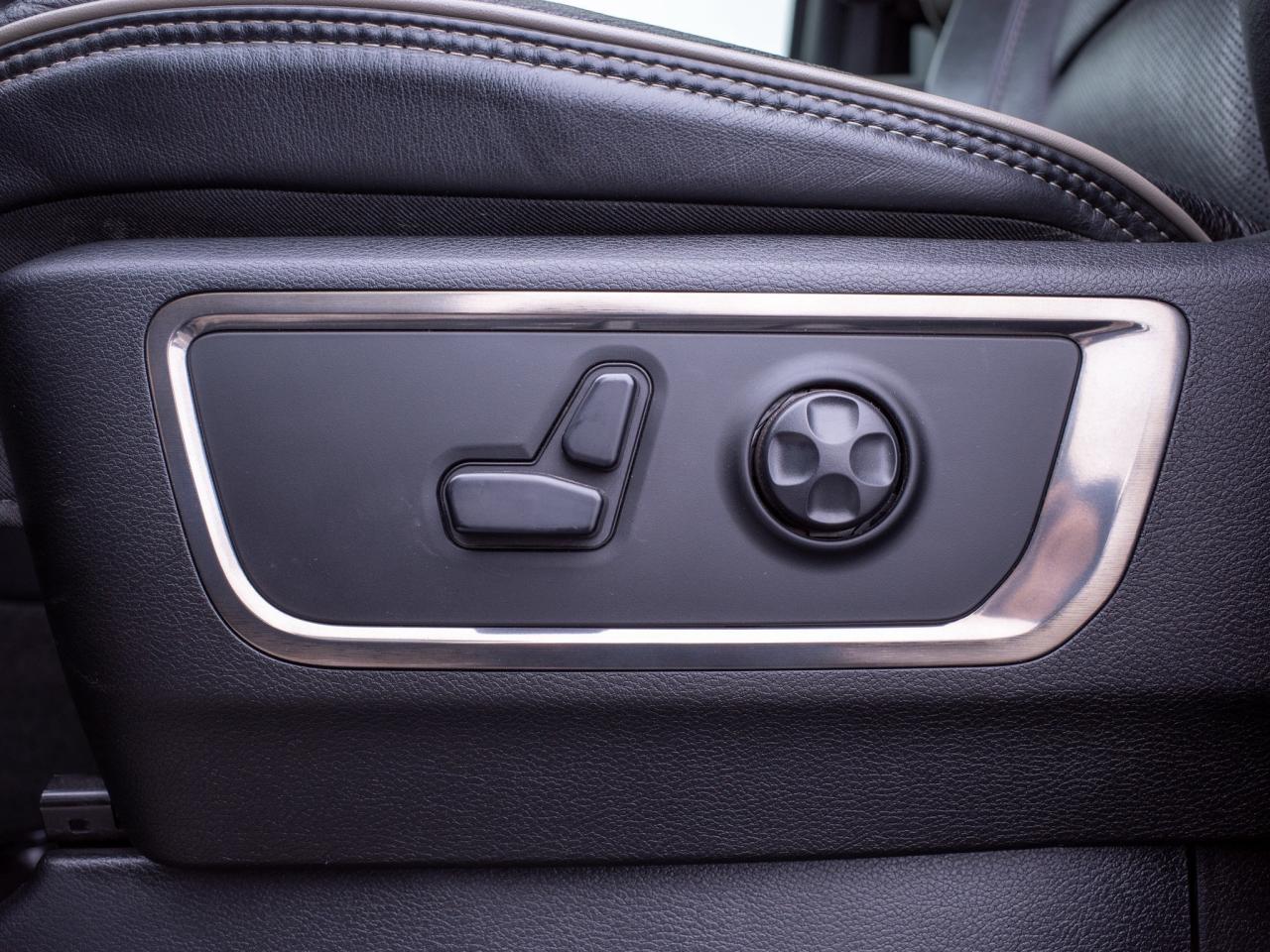 2020 RAM 1500 Limited - Wireless Charging Pad Photo