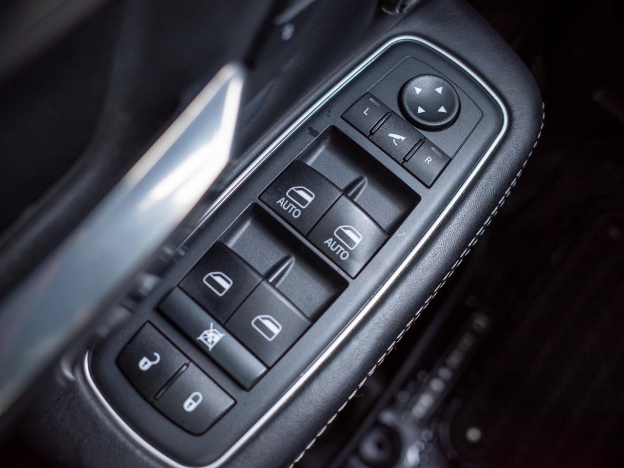 2020 RAM 1500 Limited - Wireless Charging Pad Photo