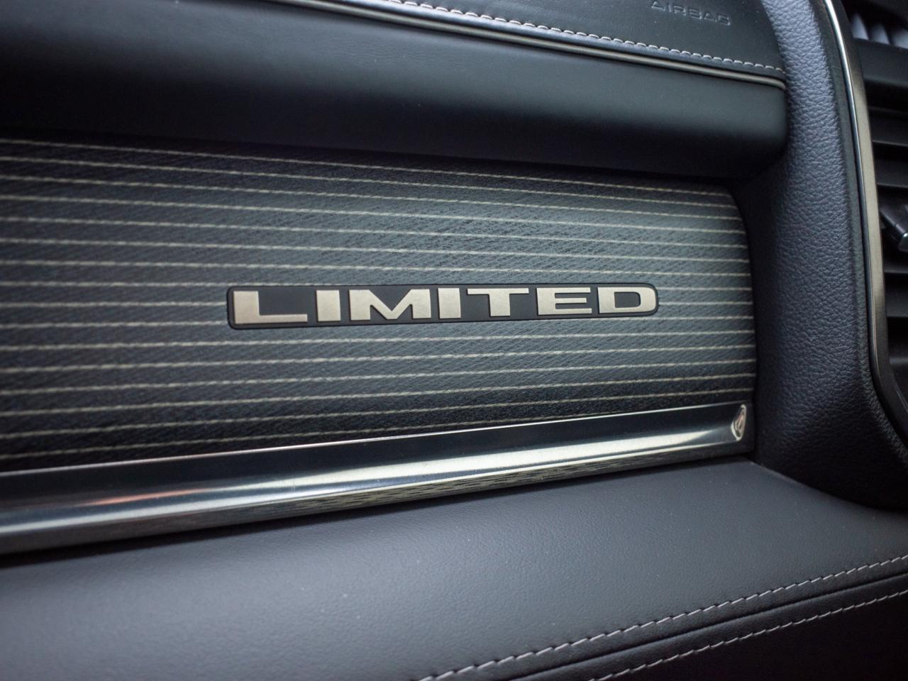 2020 RAM 1500 Limited - Wireless Charging Pad Photo