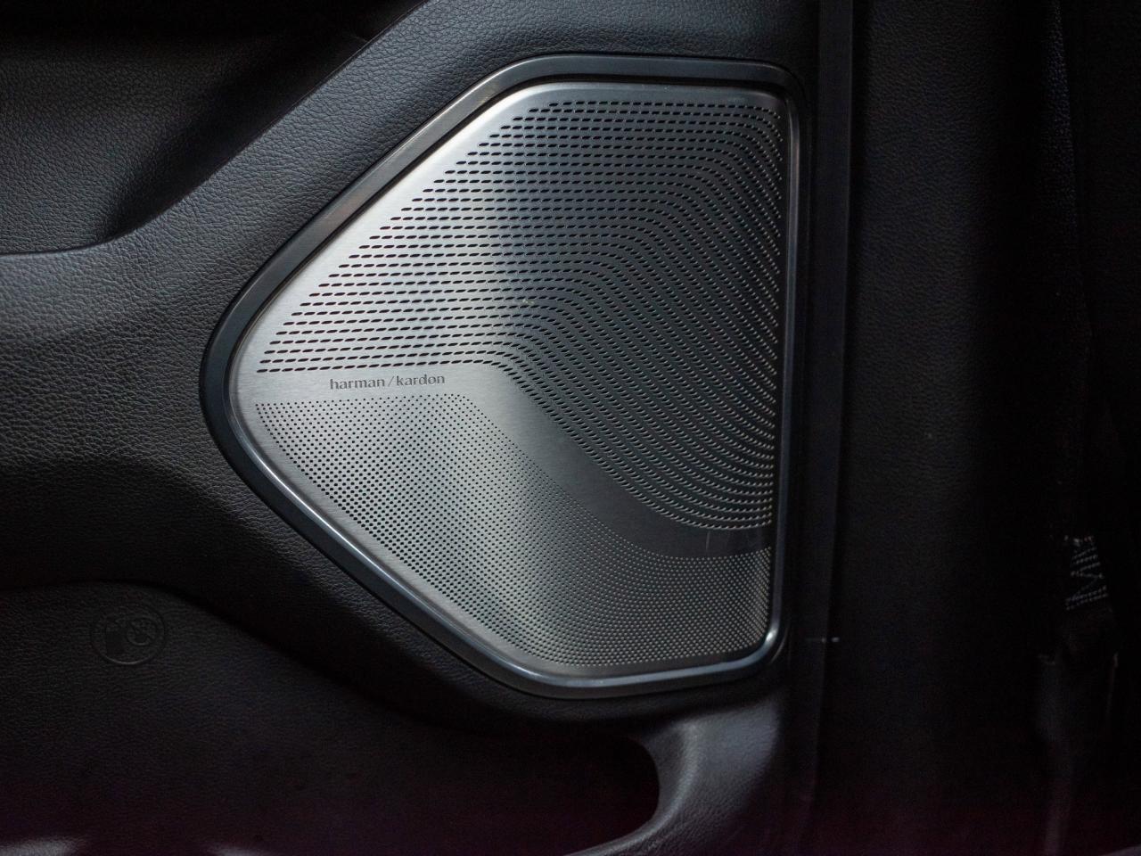 2020 RAM 1500 Limited - Wireless Charging Pad Photo