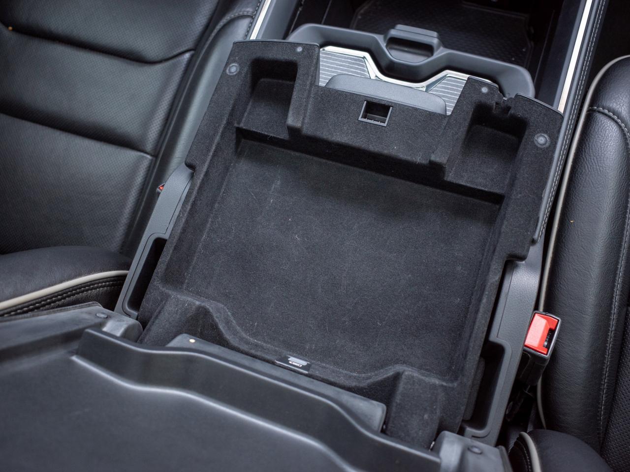 2020 RAM 1500 Limited - Wireless Charging Pad Photo