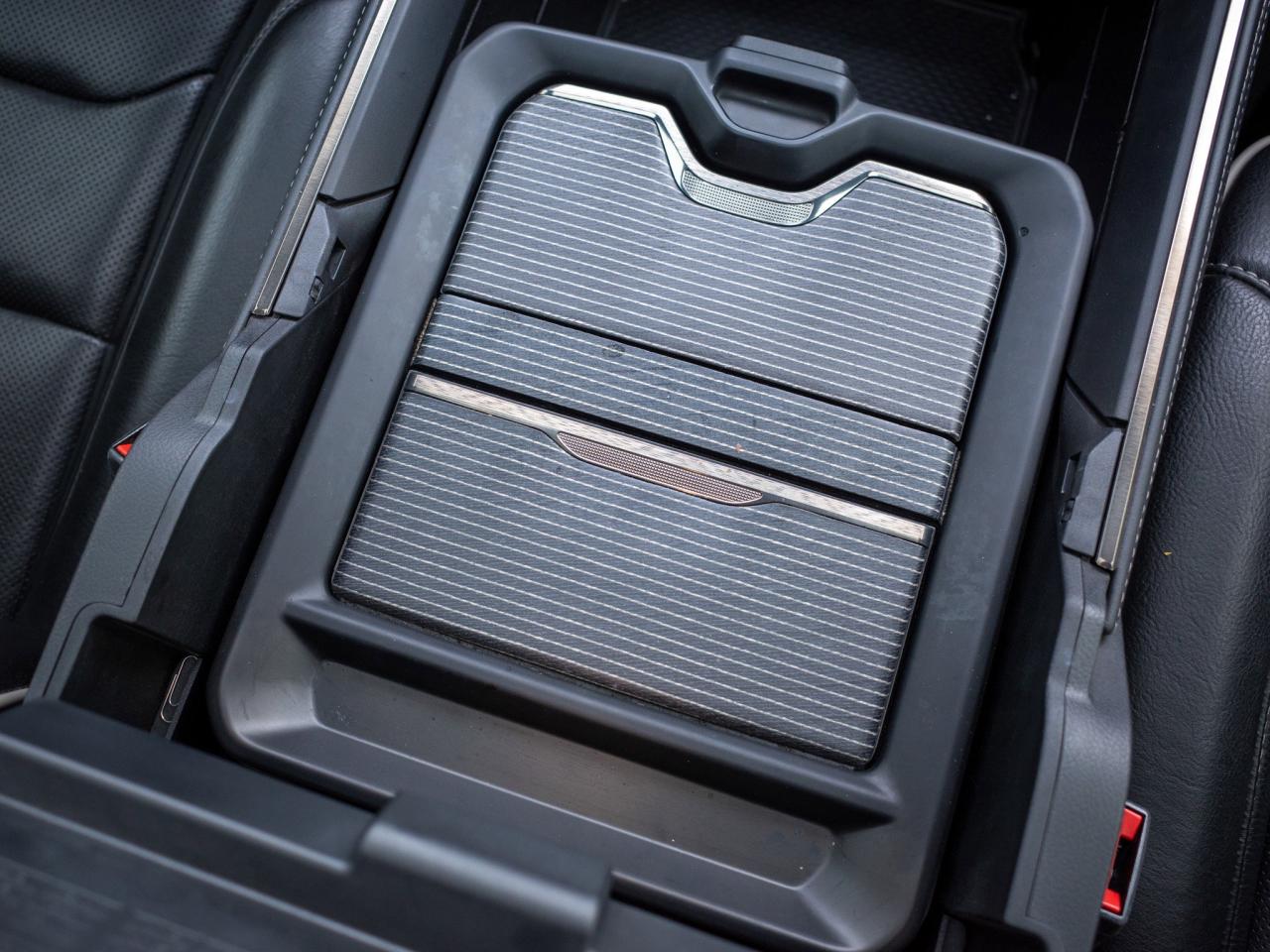 2020 RAM 1500 Limited - Wireless Charging Pad Photo