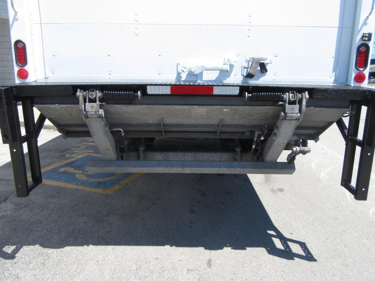 2023 Freightliner M2106 26FT ALUMINUM BOX POWER LIFT GATE Photo