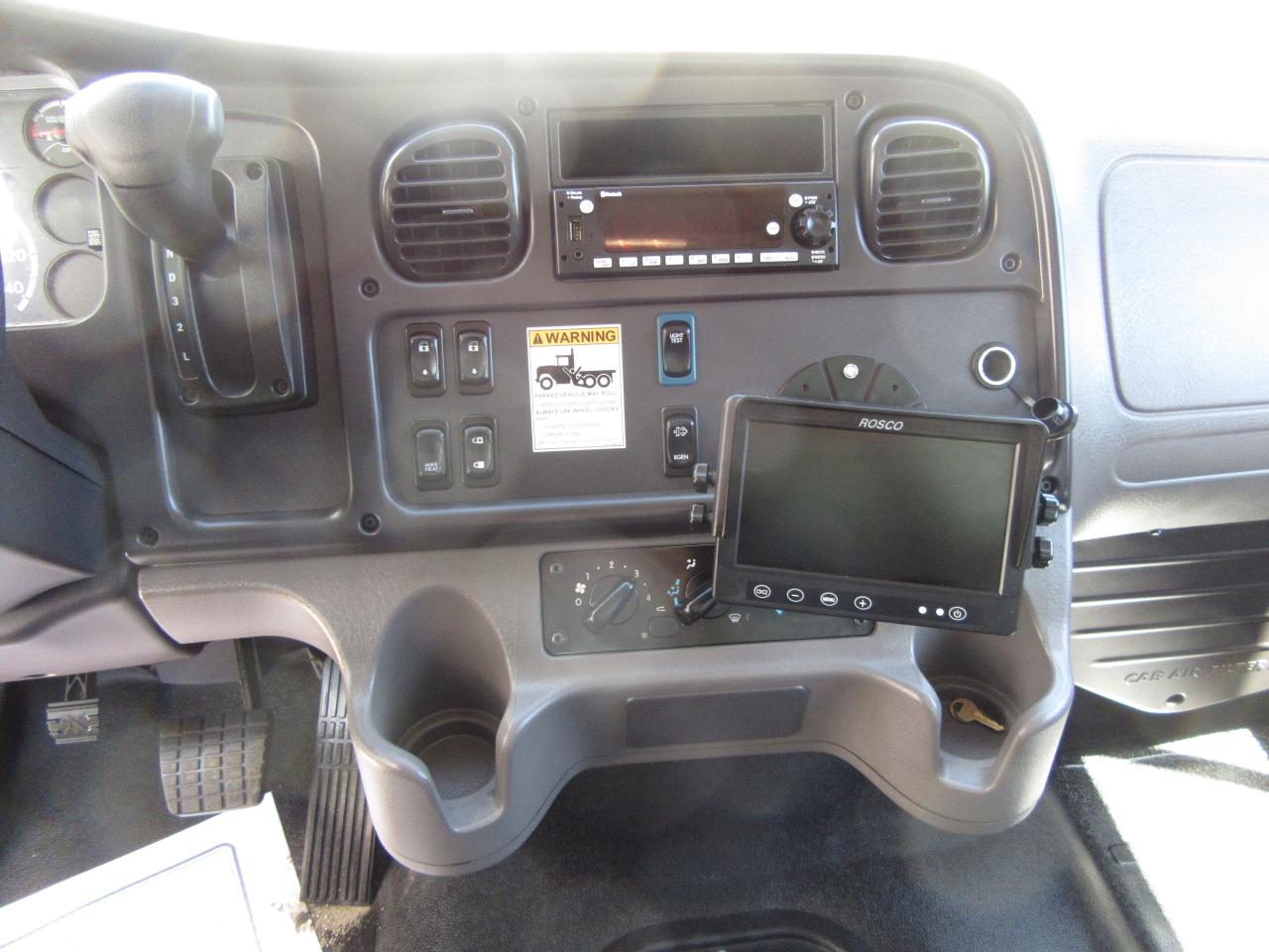 2023 Freightliner M2106 26FT ALUMINUM BOX POWER LIFT GATE Photo