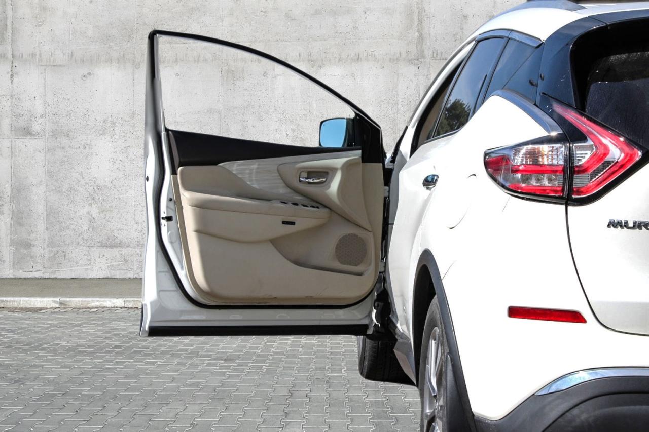 2016 Nissan Murano AWD SL  BkpCam Gps SiriusXM HtdSeats Photo