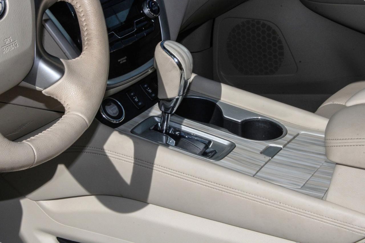 2016 Nissan Murano AWD SL  BkpCam Gps SiriusXM HtdSeats Photo