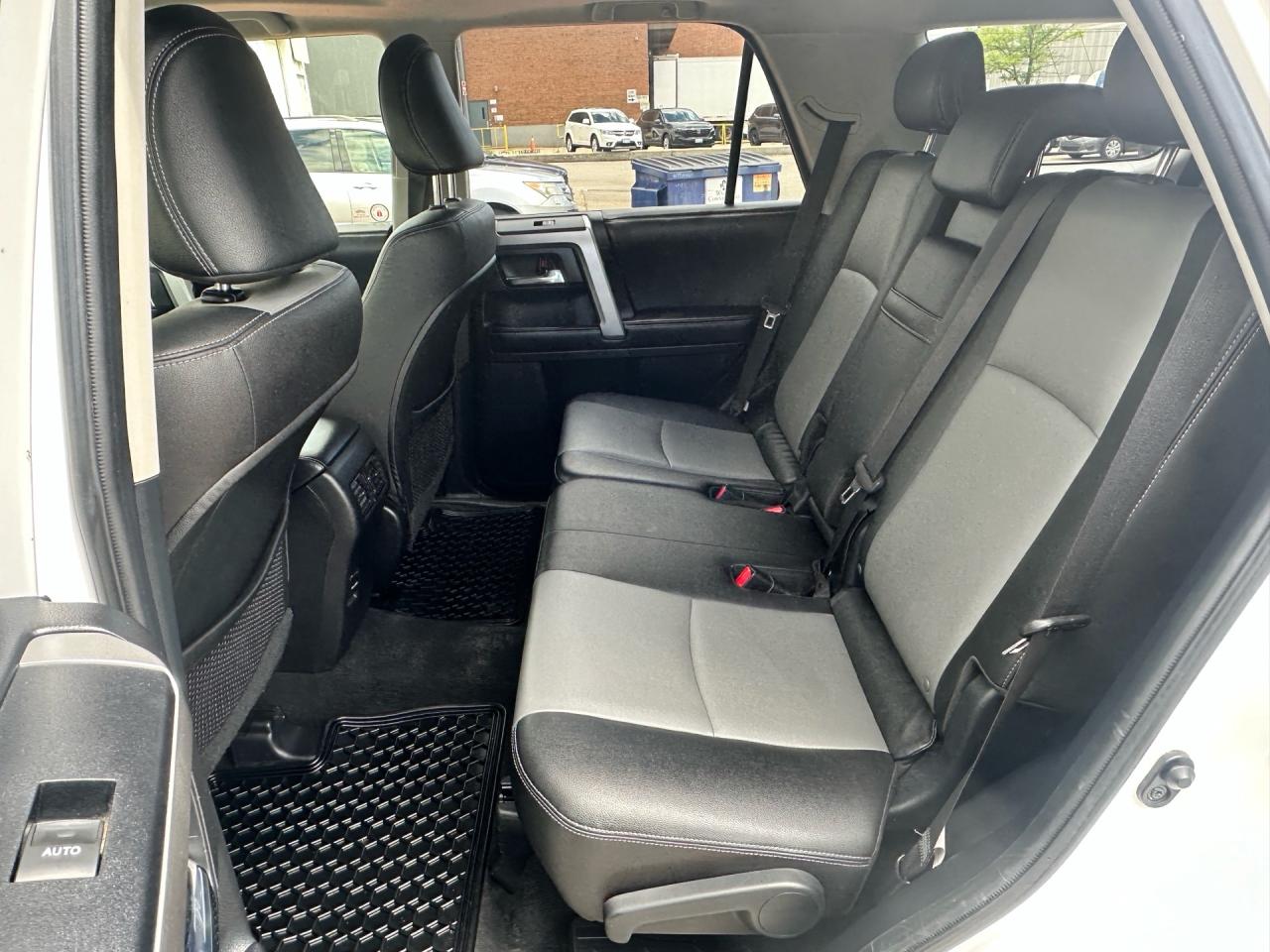 2016 Toyota 4Runner 4WD ~ SR5 ~ 7 PASSENGER ~ LEATHER ~ SUNROOF Photo