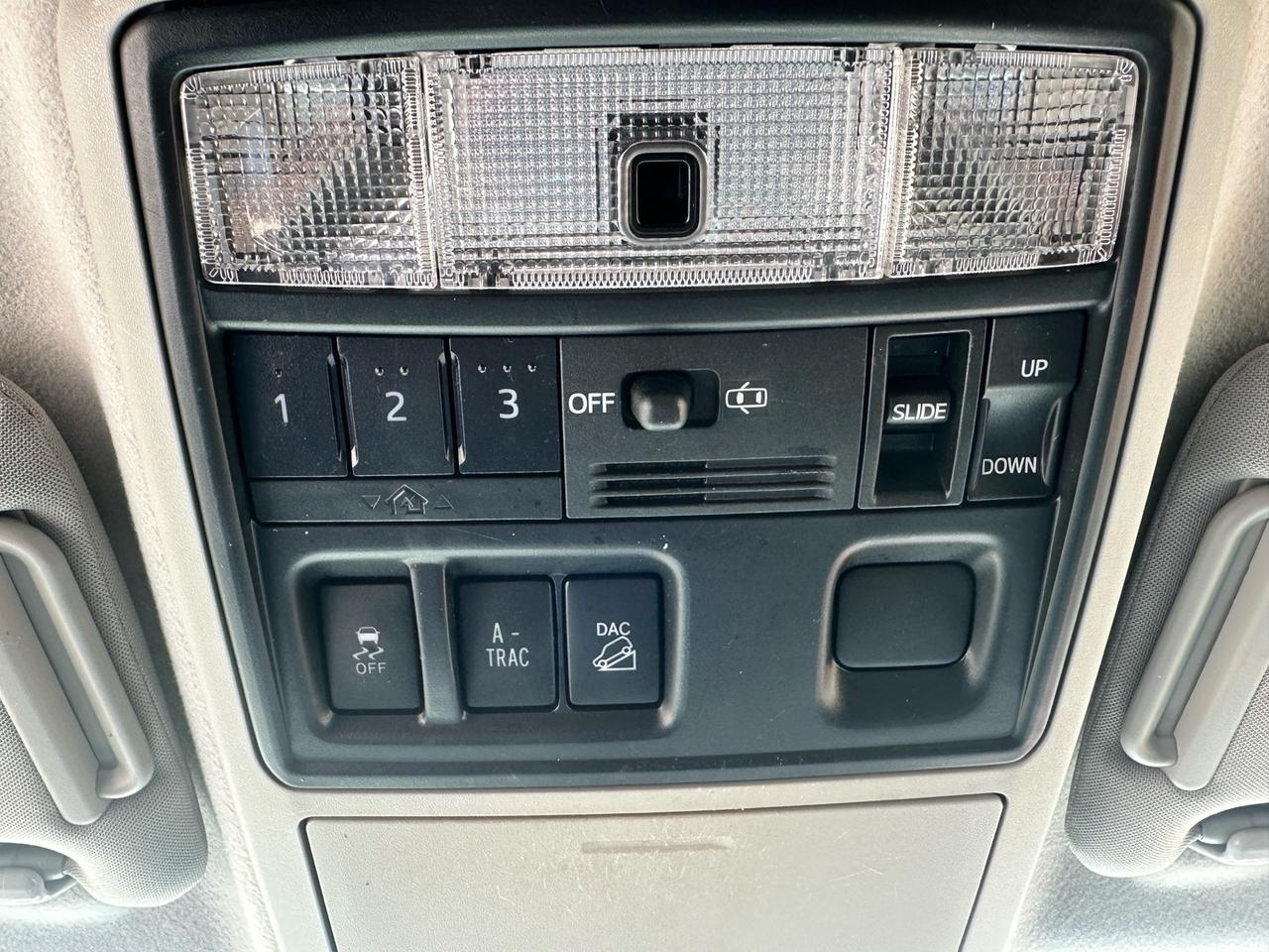 2016 Toyota 4Runner 4WD ~ SR5 ~ 7 PASSENGER ~ LEATHER ~ SUNROOF Photo