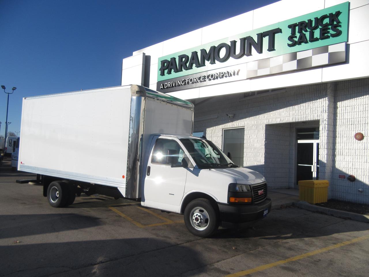 2024 GMC GMCSavana 3500 GAS 16FT HIGH BOX CUBE VAN Photo