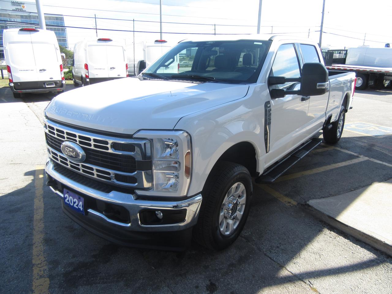 2024 Ford F-250 CREW CAB 4X4 XLT 8FT LONG BOX PICKUP TRUCK Photo4