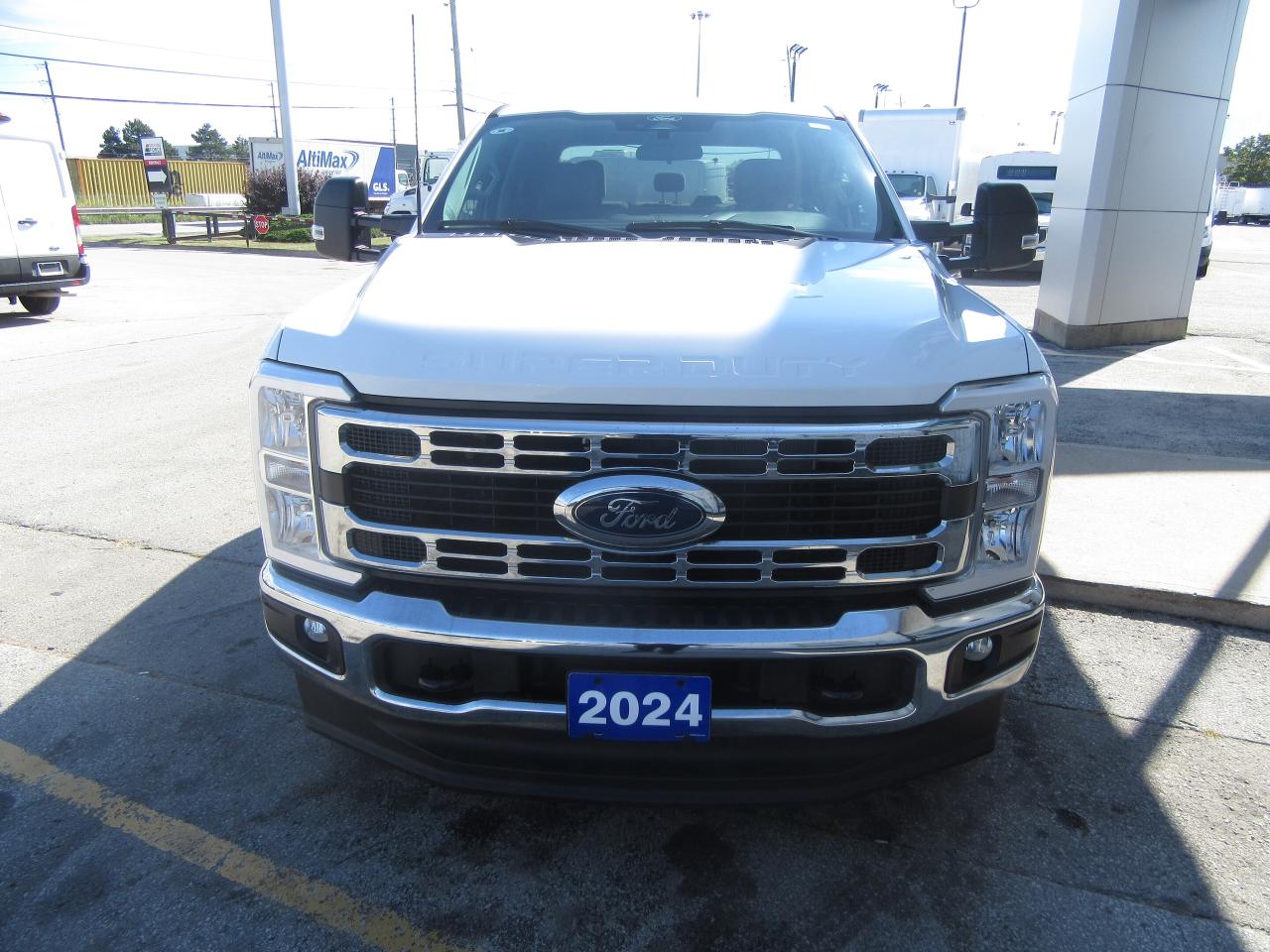 2024 Ford F-250 CREW CAB 4X4 XLT 8FT LONG BOX PICKUP TRUCK Photo