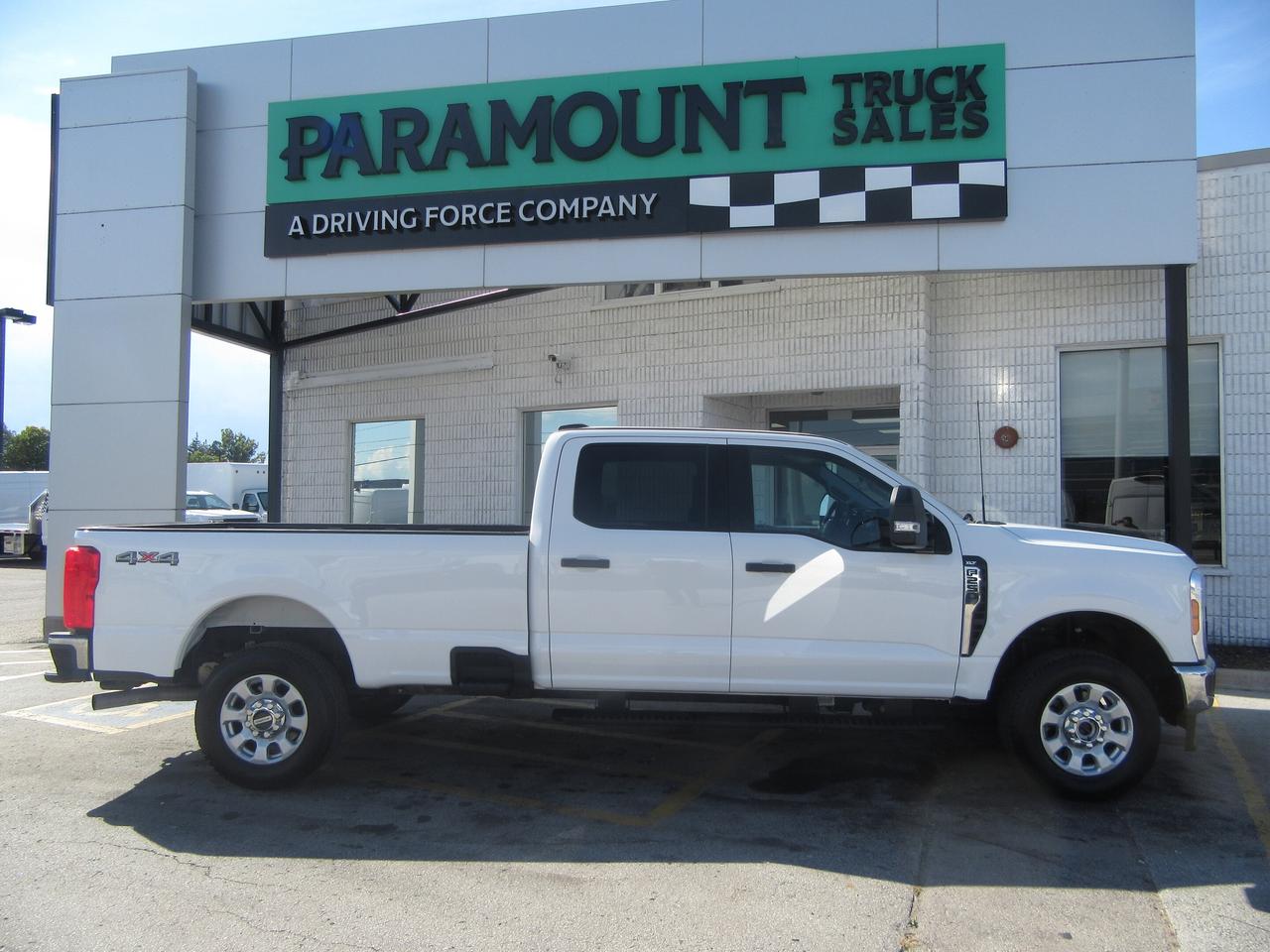 2024 Ford F-250 CREW CAB 4X4 XLT 8FT LONG BOX PICKUP TRUCK Photo