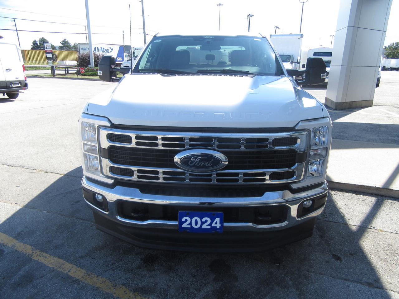 2024 Ford F-250 CREW CAB 4X4 XLT 8FT LONG BOX PICKUP TRUCK Photo