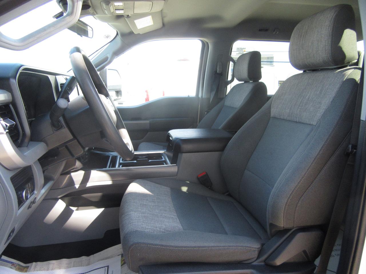 2024 Ford F-250 CREW CAB 4X4 XLT 8FT LONG BOX PICKUP TRUCK Photo