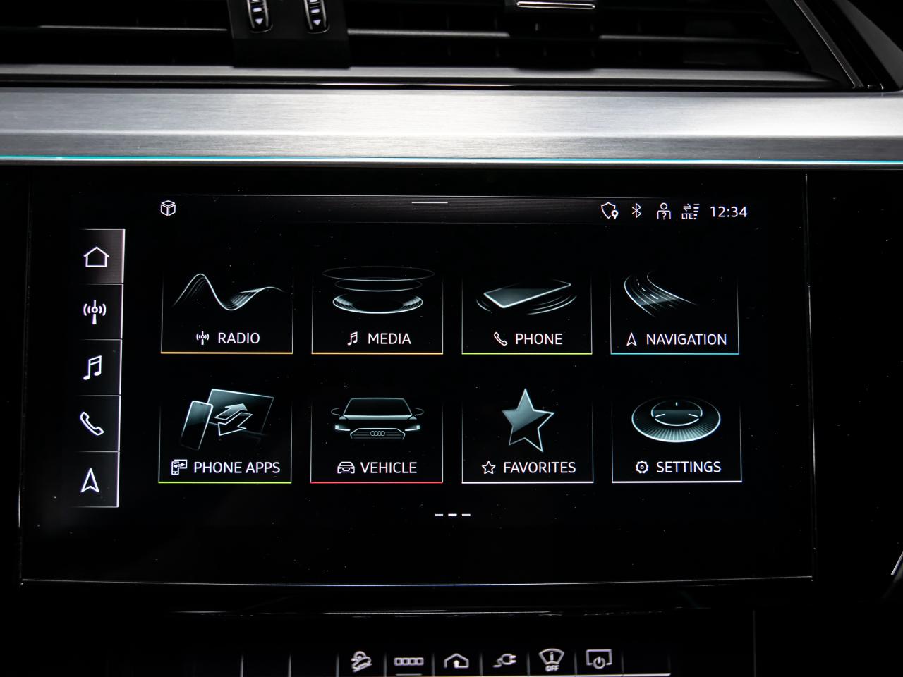 2021 Audi E-Tron TECHNIK QUATTRO HEADS UP BLIND SPOTS NAVI REAR CAM Photo