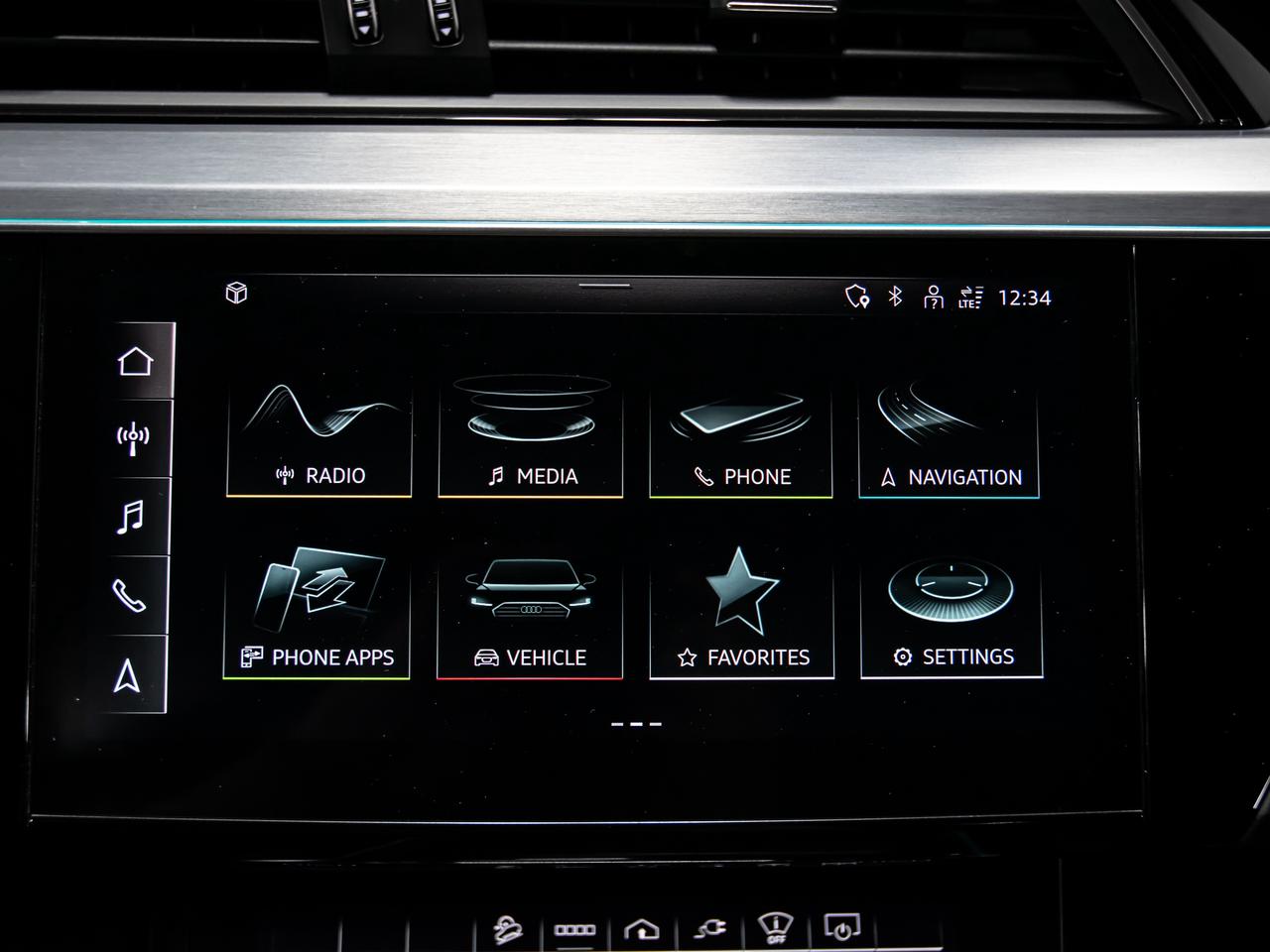 2021 Audi E-Tron TECHNIK QUATTRO HEADS UP BLIND SPOTS NAVI REAR CAM Photo