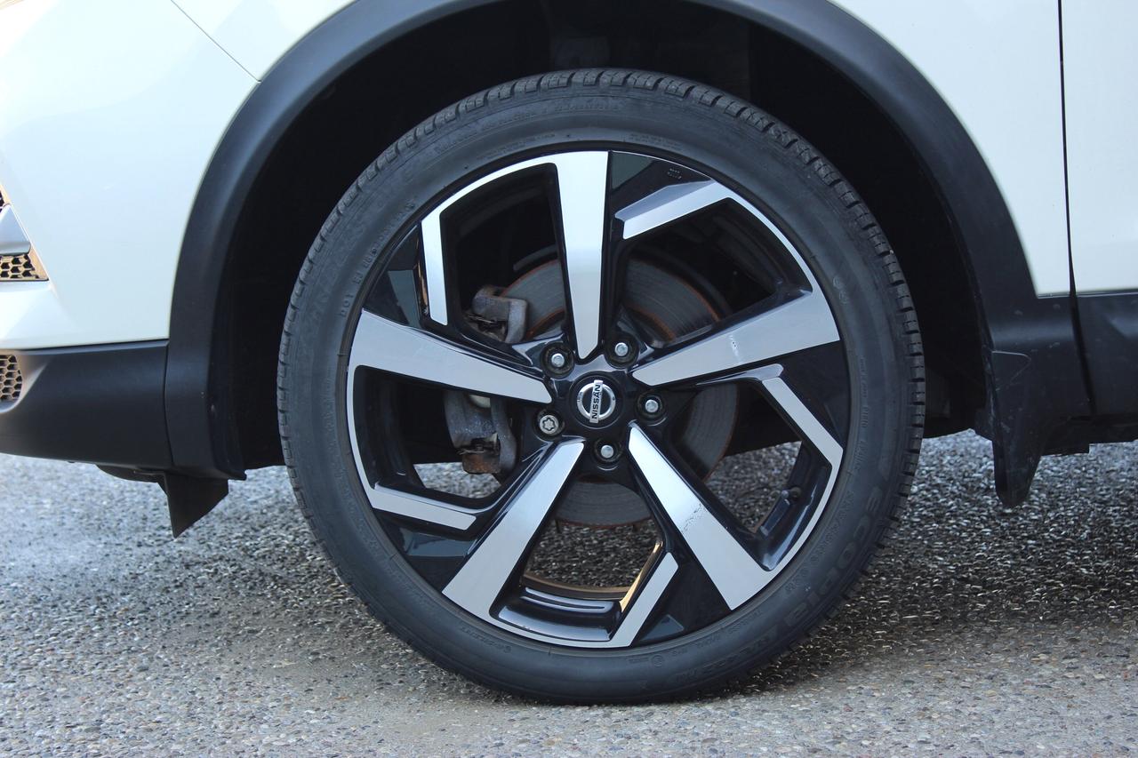 2020 Nissan Qashqai SL/ Winter Tire Pkg/ Leather Sunroof/AWD/ Fully Lo Photo