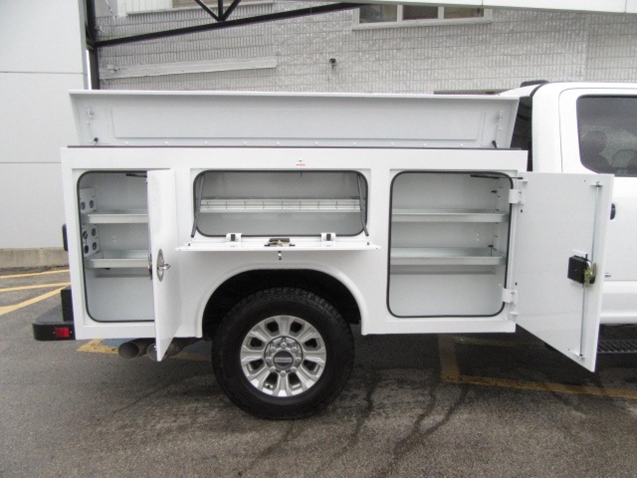 2022 Ford F-350 DIESEL CREW CAB 4X4 NEW SERVICE / UTILITY BODY Photo2