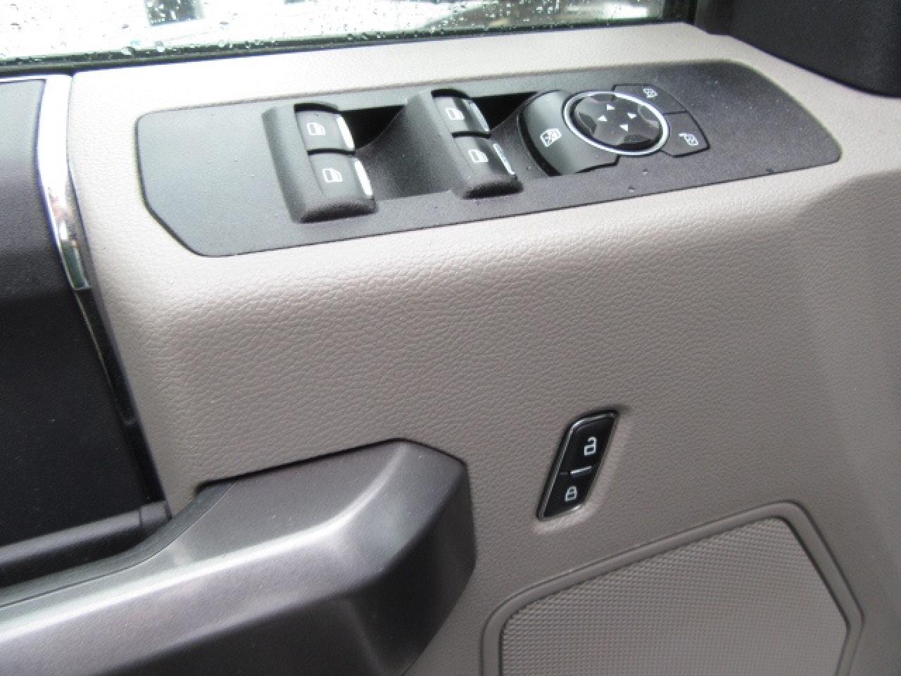 2022 Ford F-350 DIESEL CREW CAB 4X4 NEW SERVICE / UTILITY BODY Photo