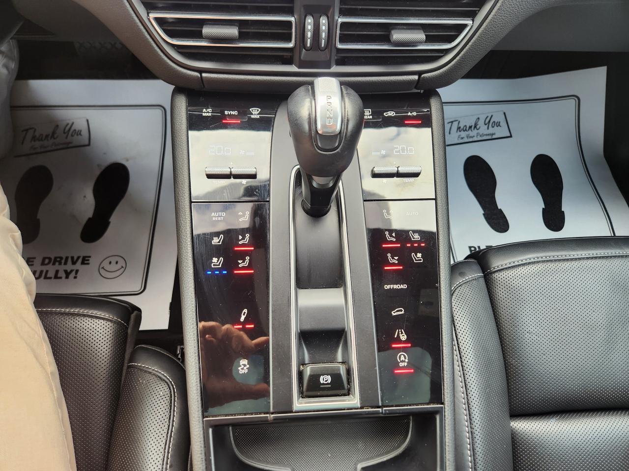 2024 Porsche Macan T AWD, PREMIUM PLUS,360 CAM, CARPLAY, SPORT CHRONO Photo