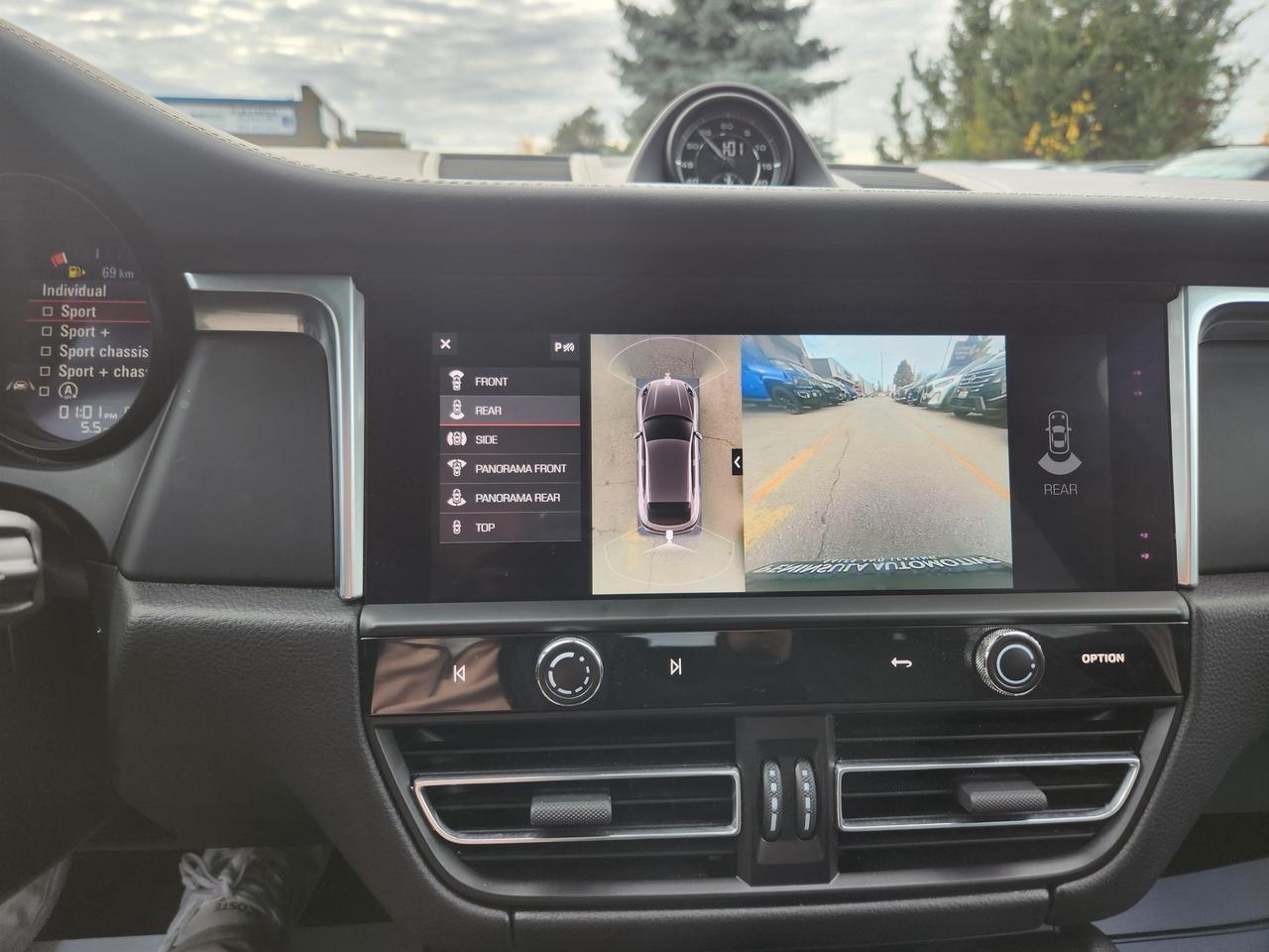 2024 Porsche Macan T AWD, PREMIUM PLUS,360 CAM, CARPLAY, SPORT CHRONO Photo