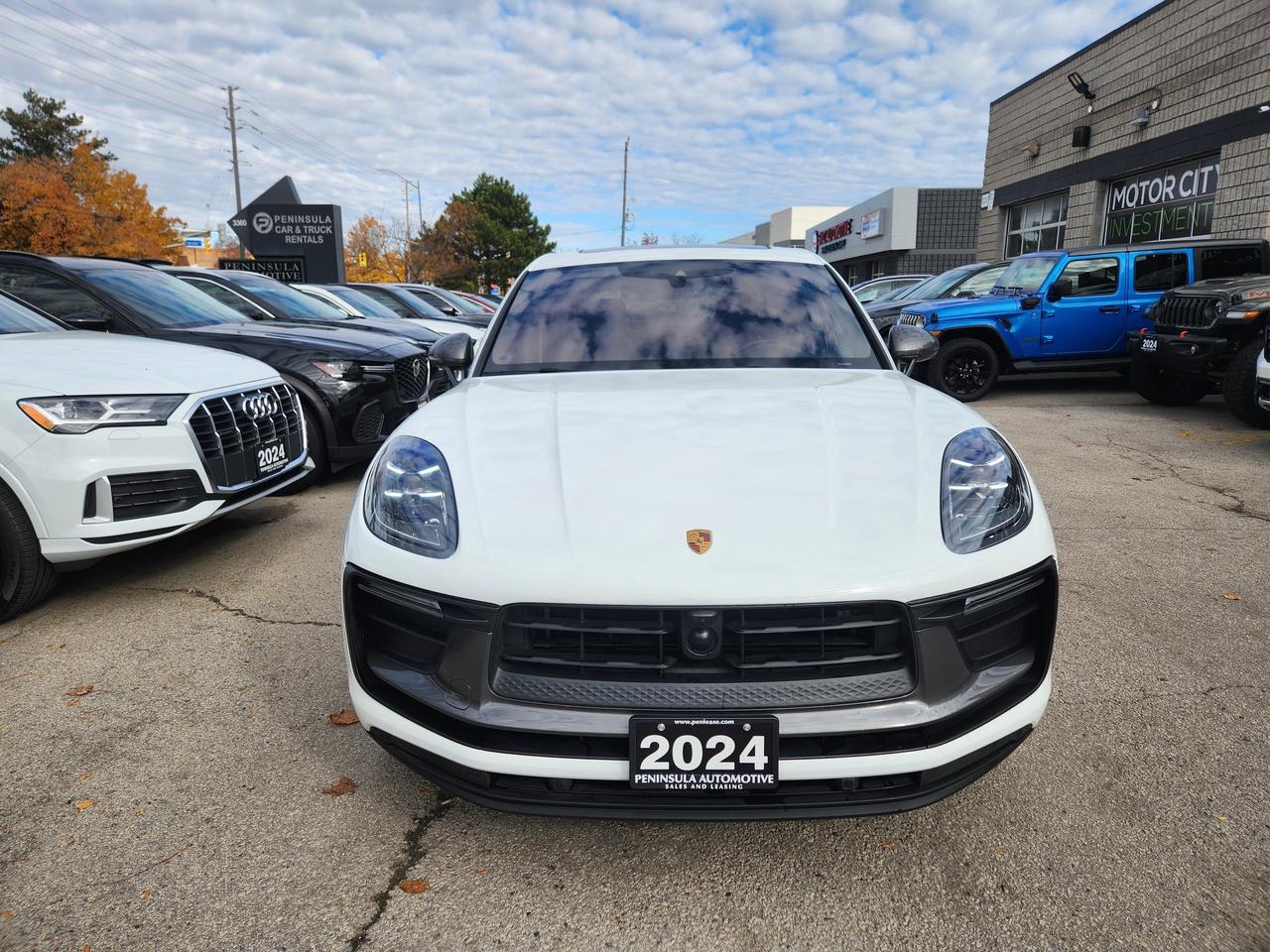 2024 Porsche Macan T AWD, PREMIUM PLUS,360 CAM, CARPLAY, SPORT CHRONO Photo