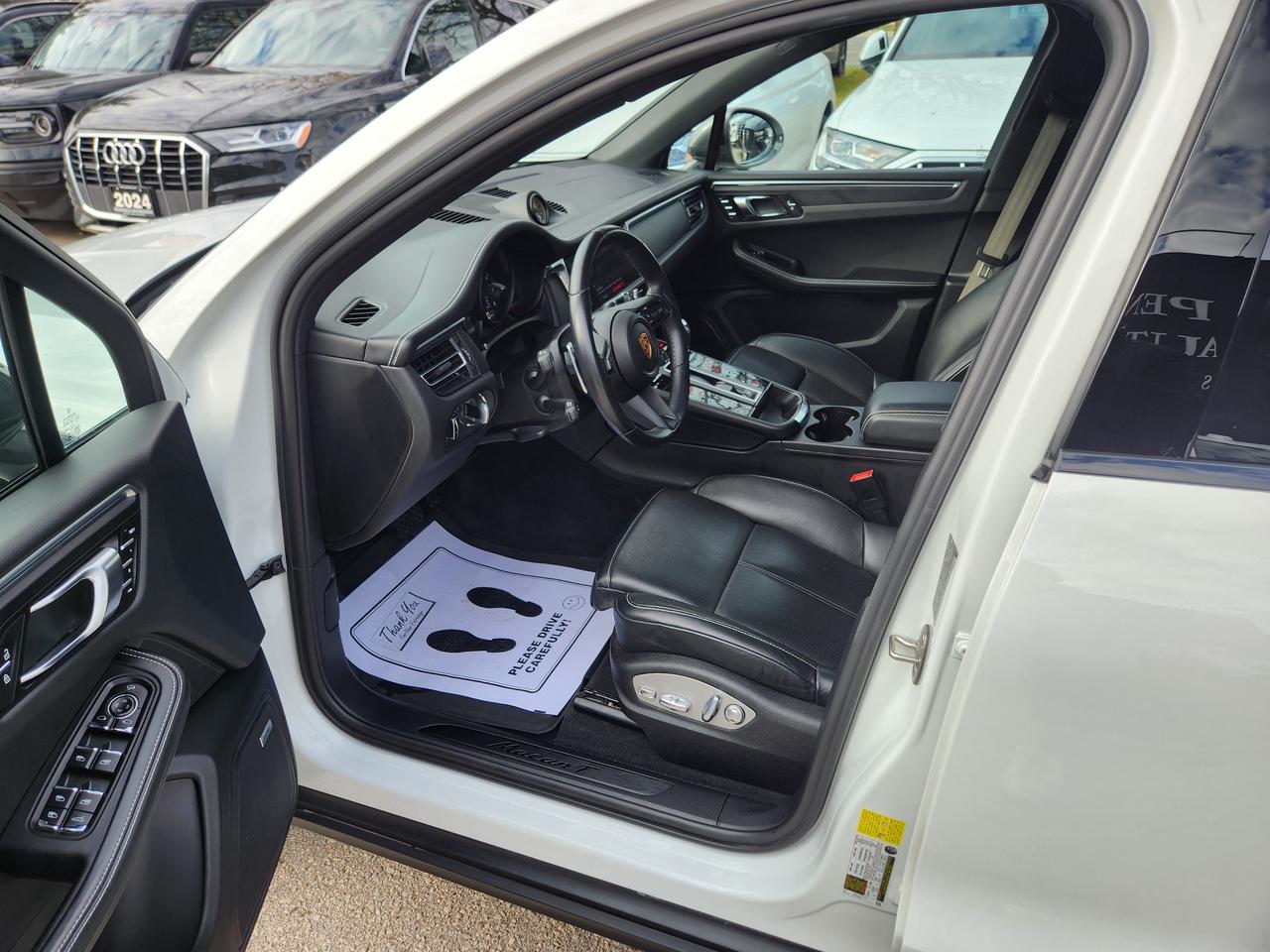 2024 Porsche Macan T AWD, PREMIUM PLUS,360 CAM, CARPLAY, SPORT CHRONO Photo