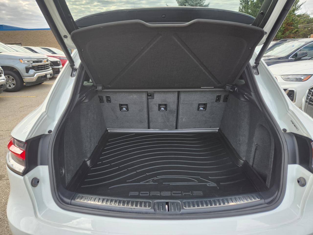 2024 Porsche Macan T AWD, PREMIUM PLUS,360 CAM, CARPLAY, SPORT CHRONO Photo