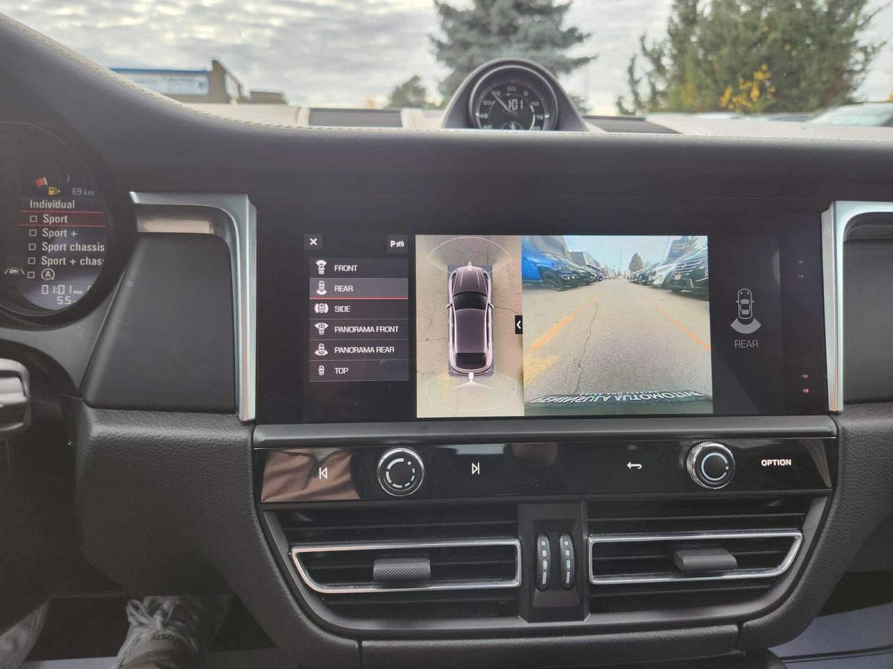 2024 Porsche Macan T AWD, PREMIUM PLUS,360 CAM, CARPLAY, SPORT CHRONO Photo