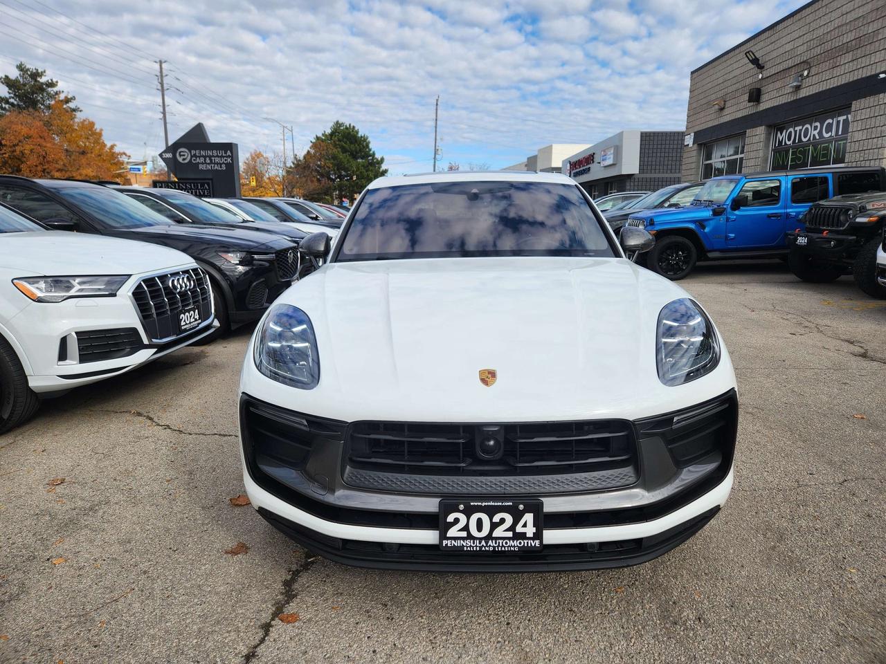 2024 Porsche Macan T AWD, PREMIUM PLUS,360 CAM, CARPLAY, SPORT CHRONO Photo